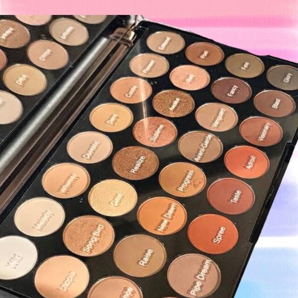 Revolution Flawless 3 Resurrection eyeshadow - Picture 9 of 9